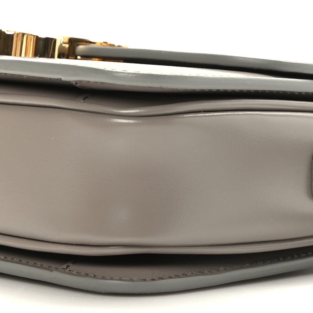 Shiny Calfskin Teen Triomphe Pebble