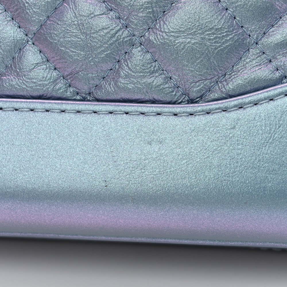 Iridescent Lambskin Calfskin Quilted Small Gabrielle Clutch With Chain Light Purple