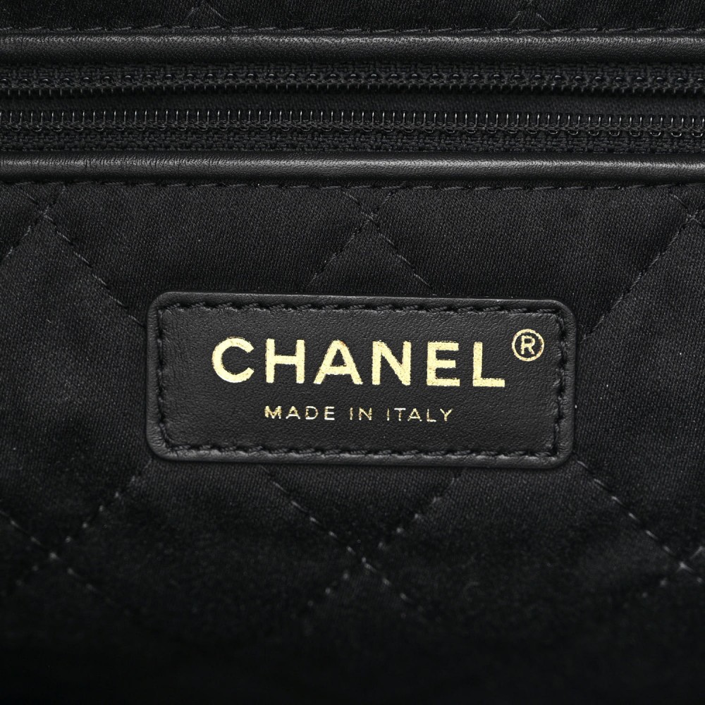 Shiny Calfskin Quilted Chanel 22 Black