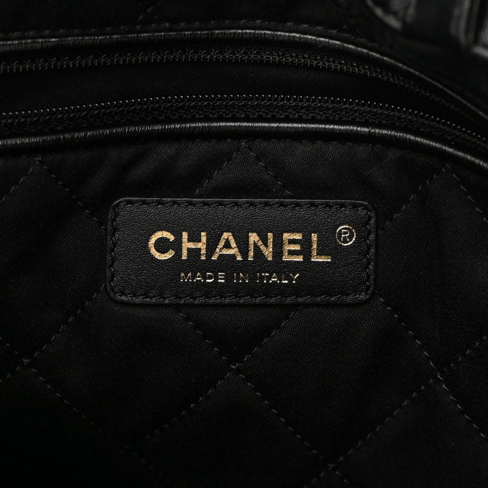 Shiny Calfskin Quilted Chanel 22 Backpack Black