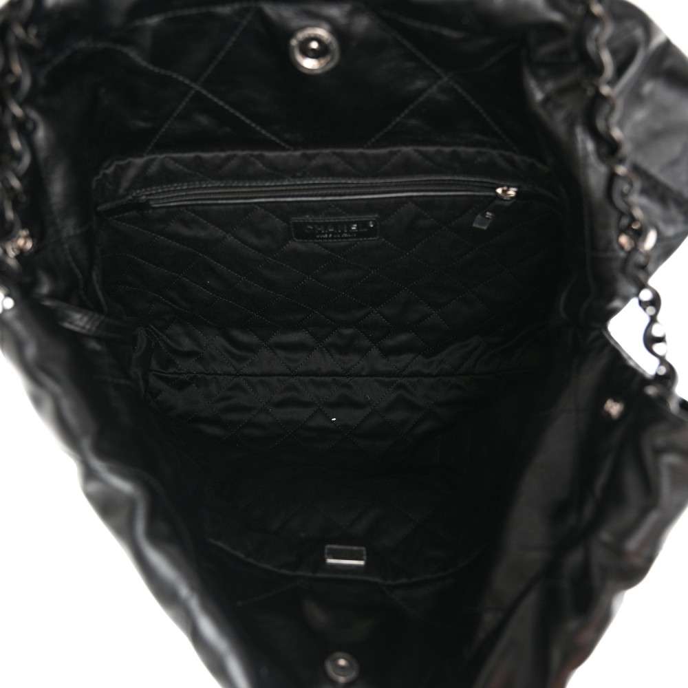 Shiny Calfskin Quilted Small Chanel 22 So Black