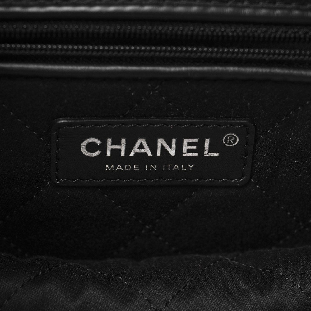 Metallic Calfskin Quilted Chanel 22 Silver