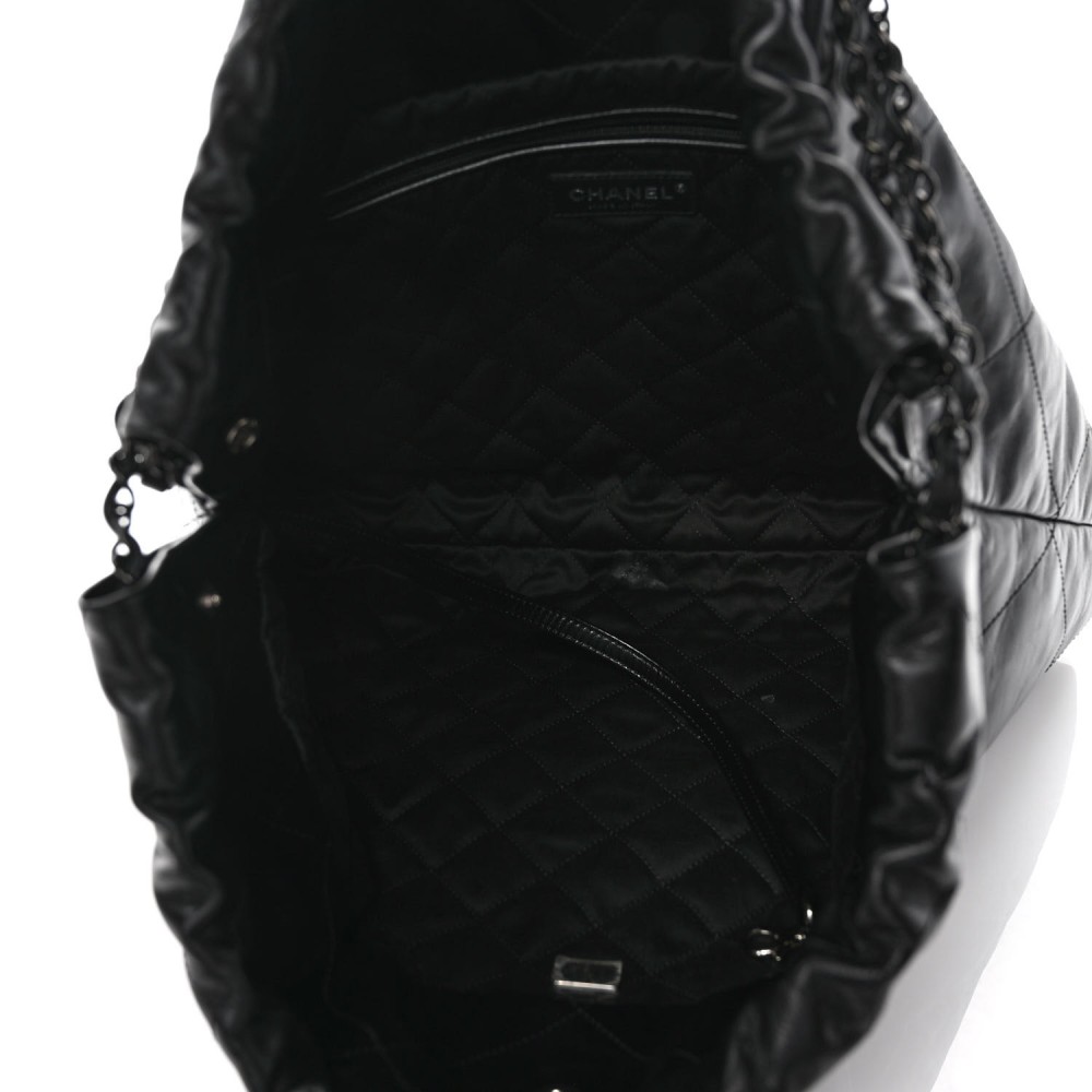 Shiny Calfskin Quilted Small Chanel 22 So Black