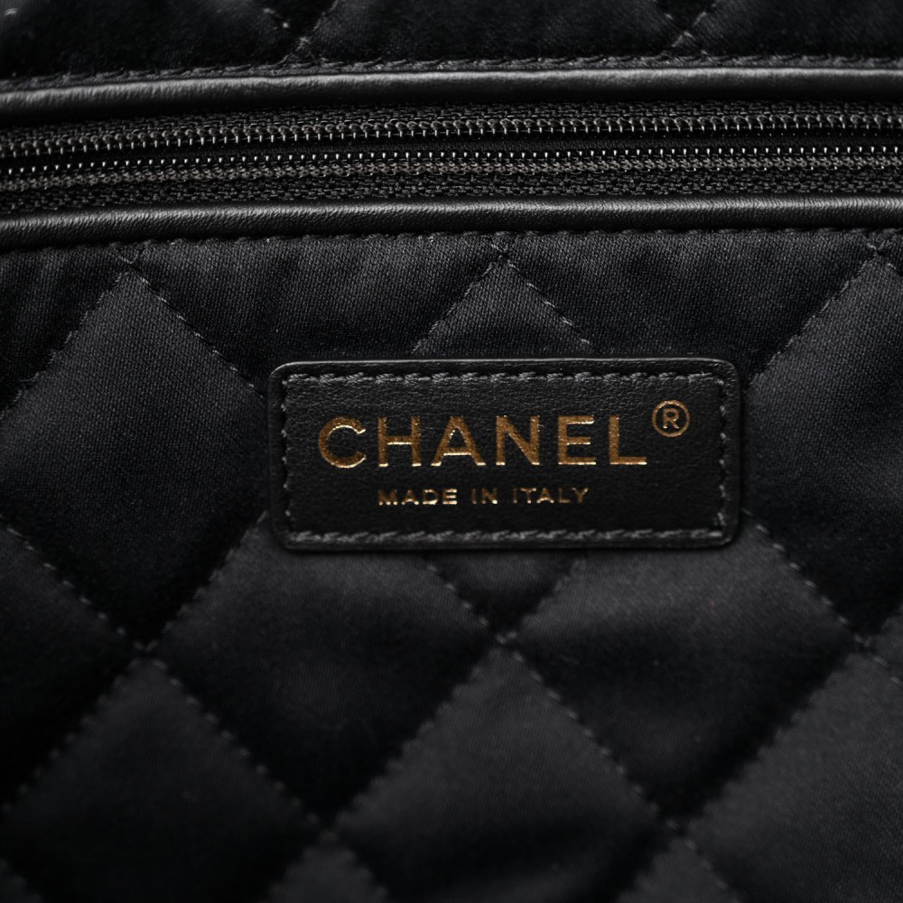 Shiny Calfskin Quilted Small Chanel 22 Black