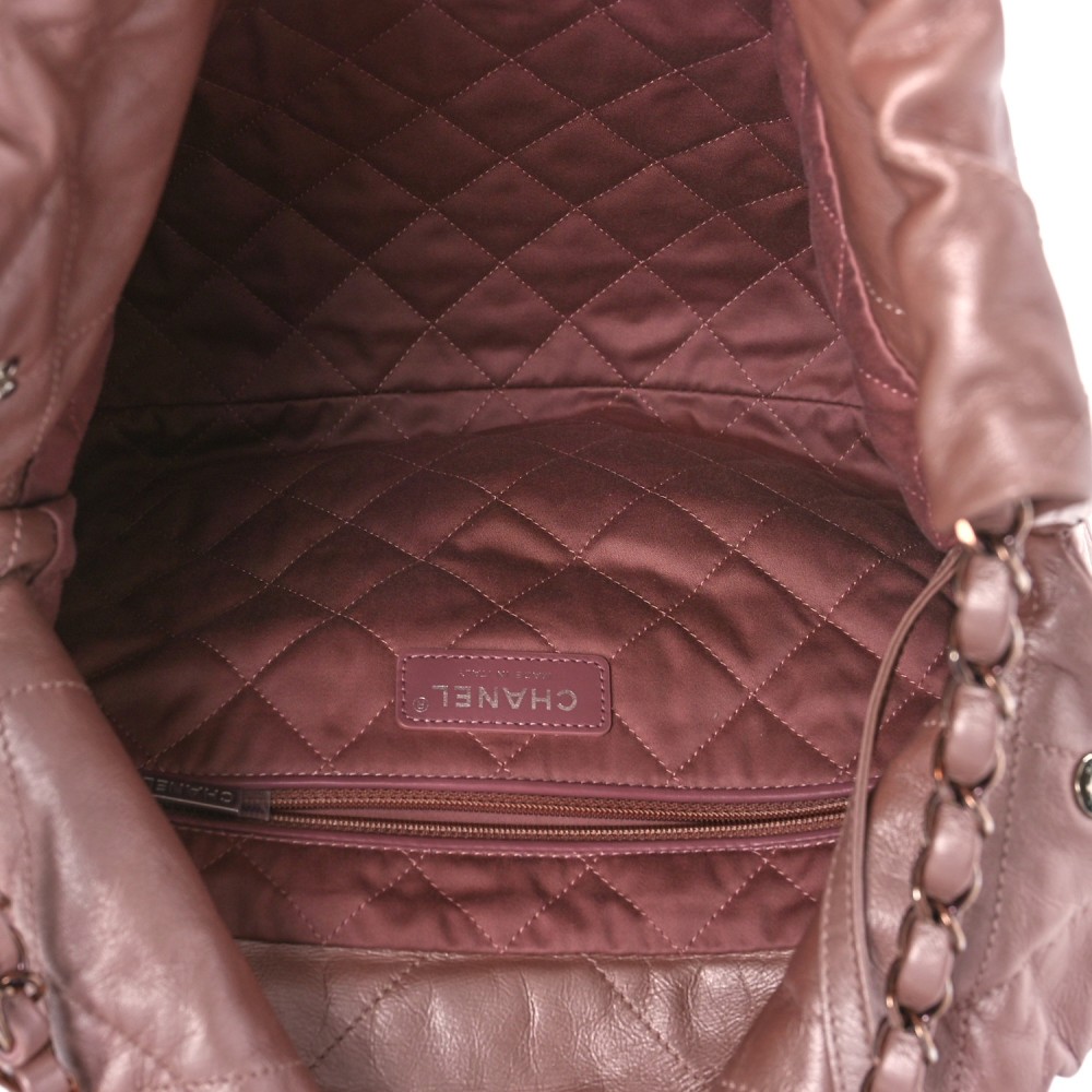 Metallic Calfskin Quilted Chanel 22 Pink