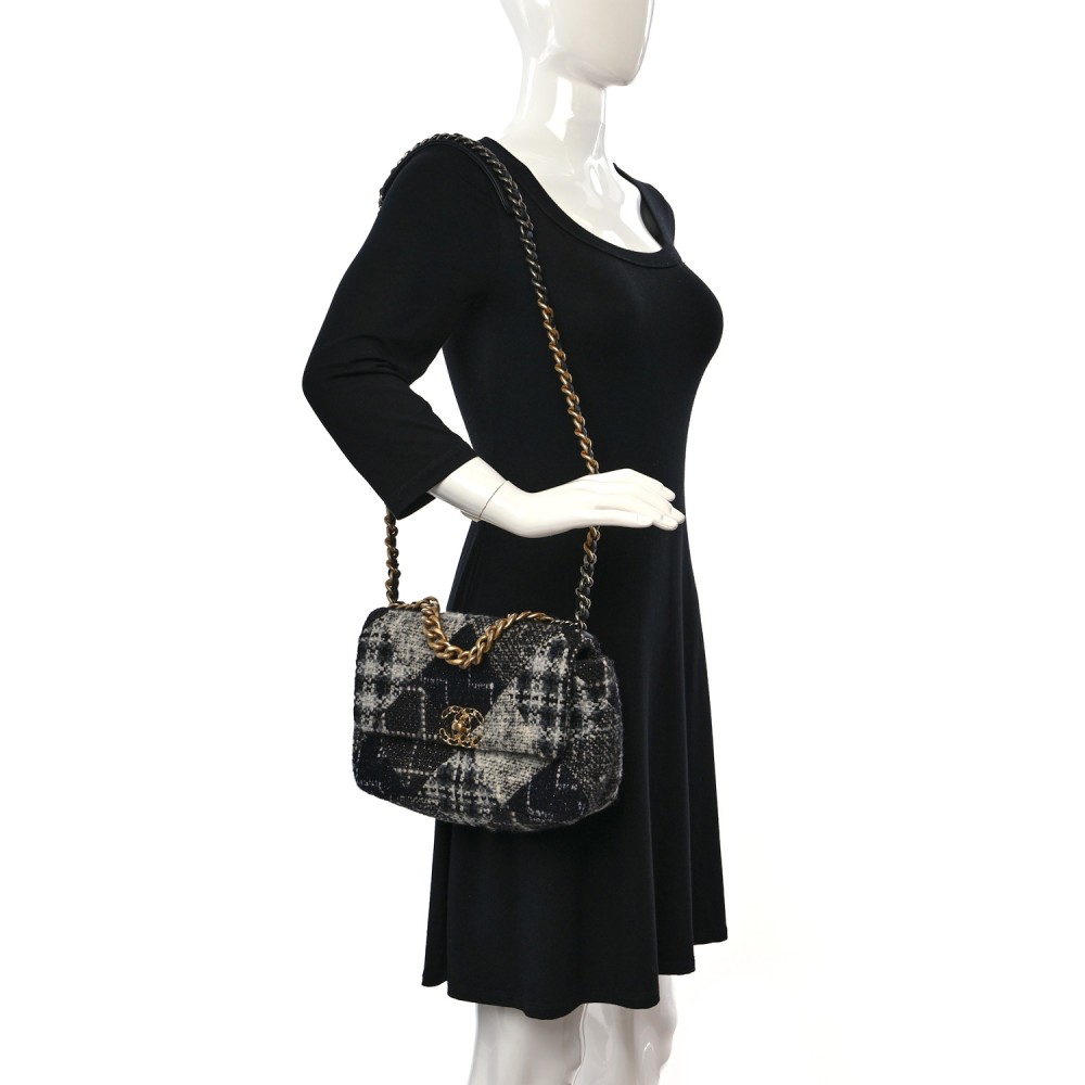 Tweed Quilted Medium Chanel 19 Flap Black White