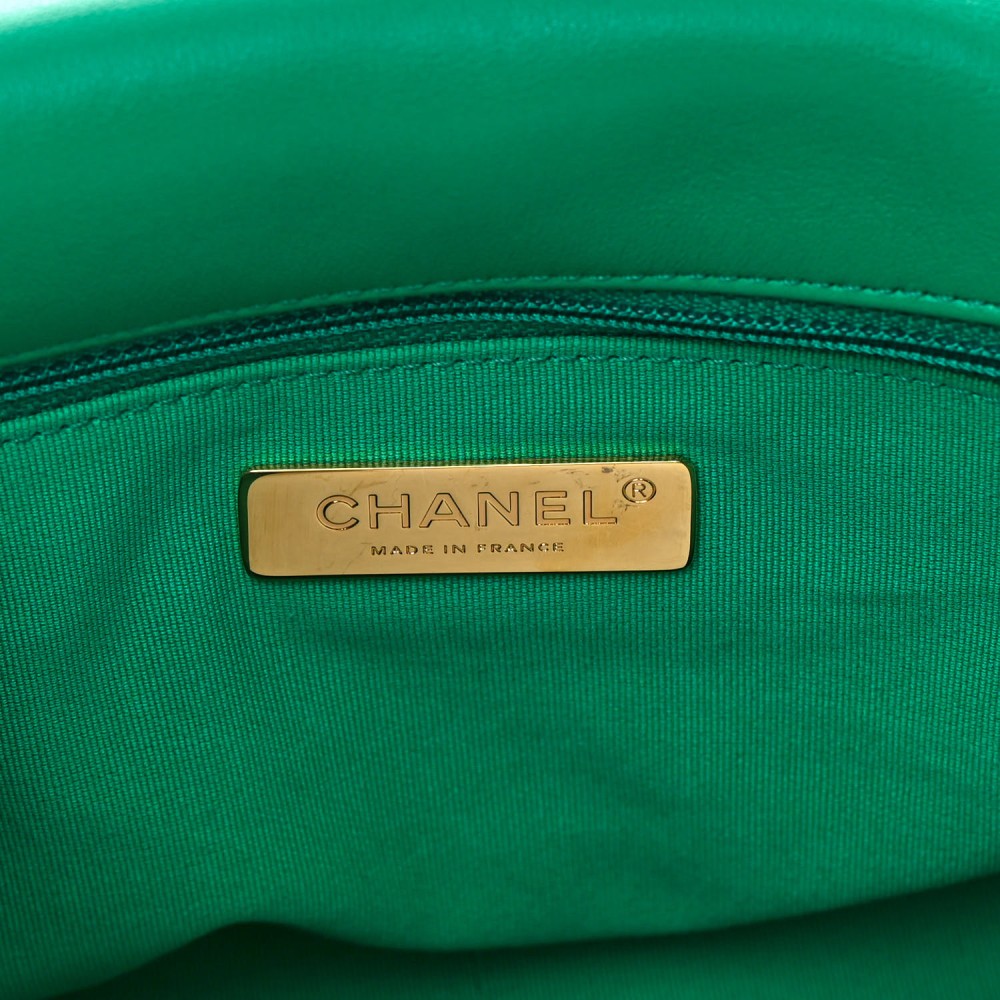 Lambskin Quilted Medium Chanel 19 Flap Green