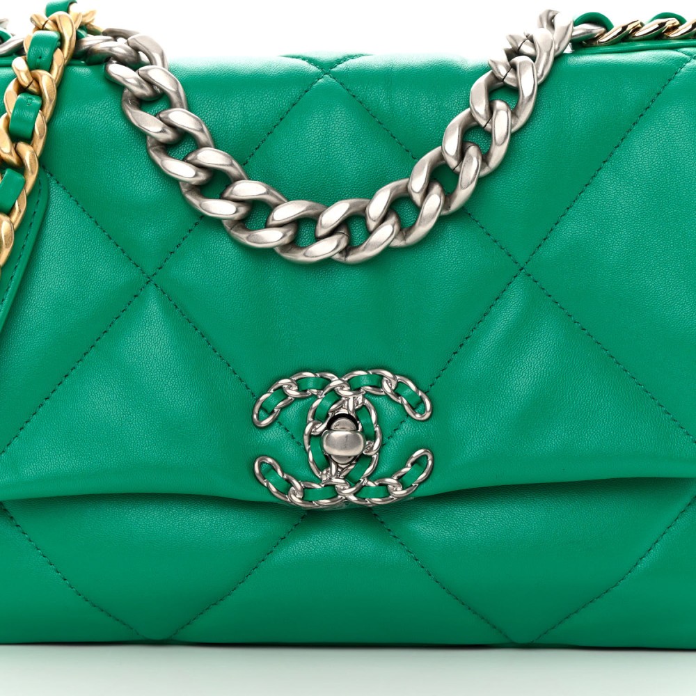 Lambskin Quilted Medium Chanel 19 Flap Green