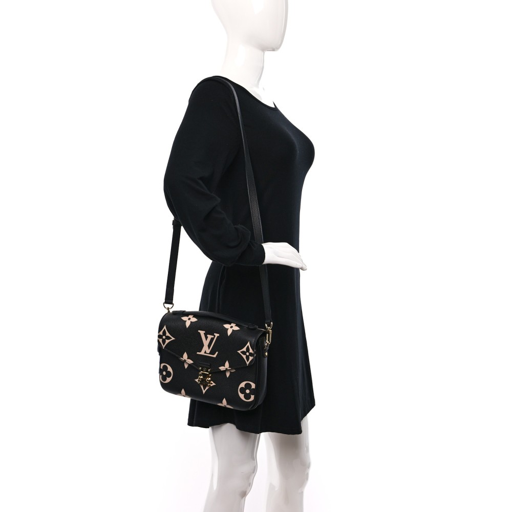 Empreinte Monogram Giant Pochette Metis Black Beige